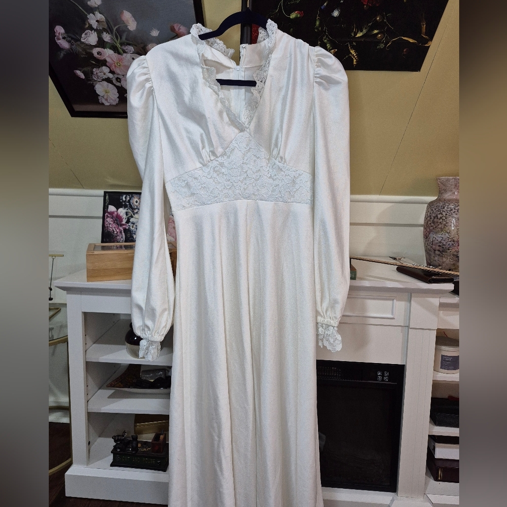 Vintage-Inspired Cream Handmade Wedding Gown